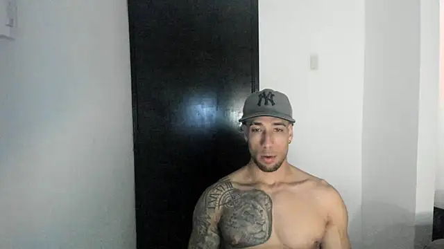 Snapshot of ThiagoLugo chatting on 04/11/26, 06:40 ThiagoLugo online show from 04/11/26, 06:40