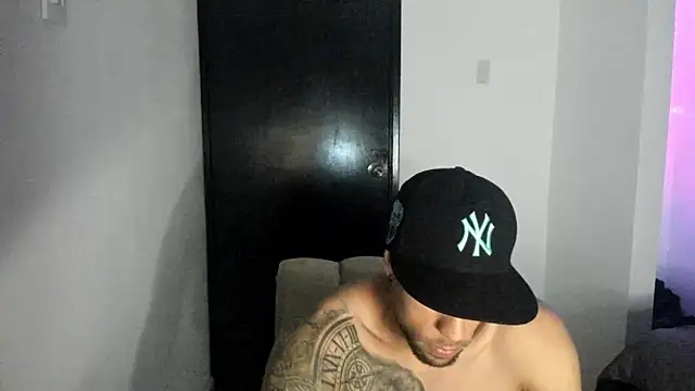 Snapshot of ThiagoLugo chatting on 04/13/26, 12:16 ThiagoLugo online show from 04/13/26, 12:16