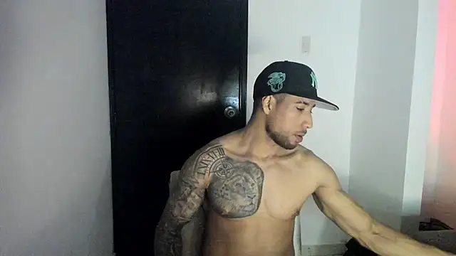 Snapshot of ThiagoLugo chatting on 04/18/26, 04:38 ThiagoLugo online show from 04/18/26, 04:38