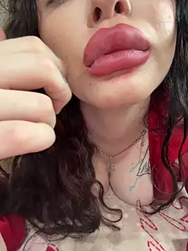 Hannah xBaby online show from 11/11/25, 08:14