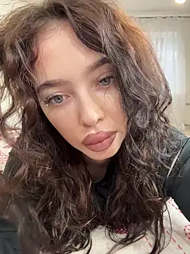 Snapshot of Hannah_xBaby chatting on 12/20/25, 11:06 Hannah xBaby online show from 12/20/25, 11:06