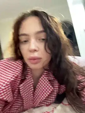 Snapshot of Hannah_xBaby chatting on 12/21/25, 05:09 Hannah xBaby online show from 12/21/25, 05:09