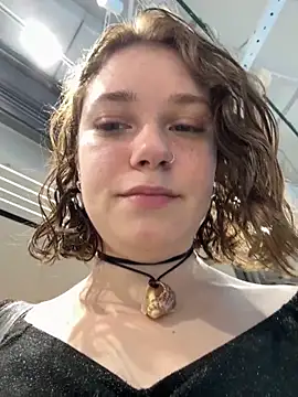 Snapshot of lucy-joy chatting on 10/07/25, 10:34 lucy-joy online show from 10/07/25, 10:34