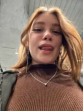 Snapshot of lucy-joy chatting on 11/20/25, 12:27 lucy-joy online show from 11/20/25, 12:27