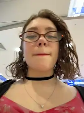 Snapshot of lucy-joy chatting on 11/27/25, 11:12 lucy-joy online show from 11/27/25, 11:12