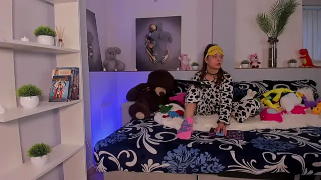 AlicePill online show from 11/18/25, 02:39