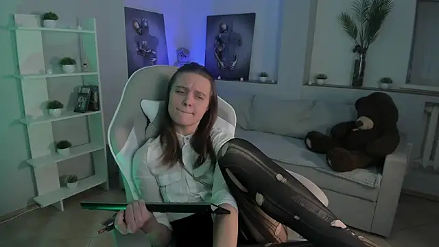 AlicePill online show from 11/22/25, 02:10