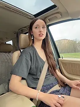 DollyTall online show from 04/15/26, 07:48