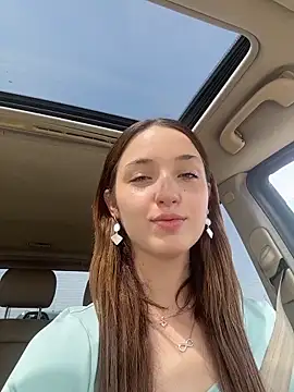 DollyTall online show from 04/29/26, 07:12