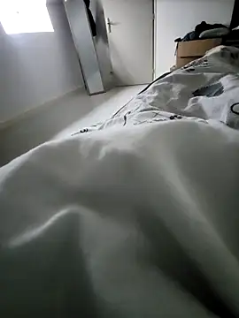 Snapshot of BobyKifff chatting on 10/30/25, 10:49 BobyKifff online show from 10/30/25, 10:49