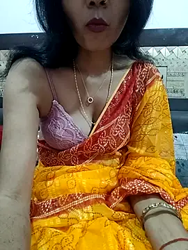 Snapshot of Yourhotsweetgirl chatting on 10/24/25, 03:47 Yourhotsweetgirl online show from 10/24/25, 03:47