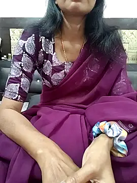 Snapshot of Yourhotsweetgirl chatting on 11/11/25, 03:39 Yourhotsweetgirl online show from 11/11/25, 03:39