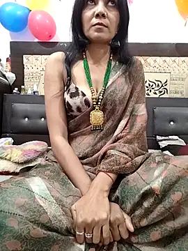 Snapshot of Yourhotsweetgirl chatting on 11/15/25, 08:11 Yourhotsweetgirl online show from 11/15/25, 08:11