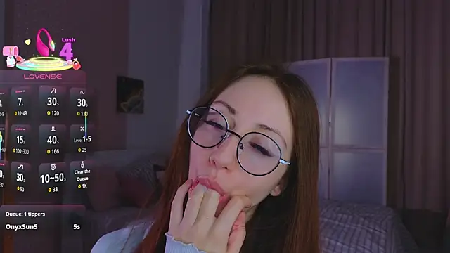 AvrilLeMell online show from 10/20/25, 09:04