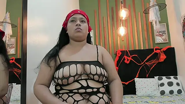 Snapshot of Laura_Sex19 chatting on 11/05/25, 12:05 Laura Sex19 online show from 11/05/25, 12:05