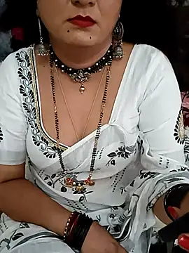 Snapshot of Niharika555 chatting on 04/25/26, 11:24 Niharika555 online show from 04/25/26, 11:24