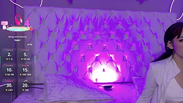 Megan  cole1 online show from 12/16/25, 04:06