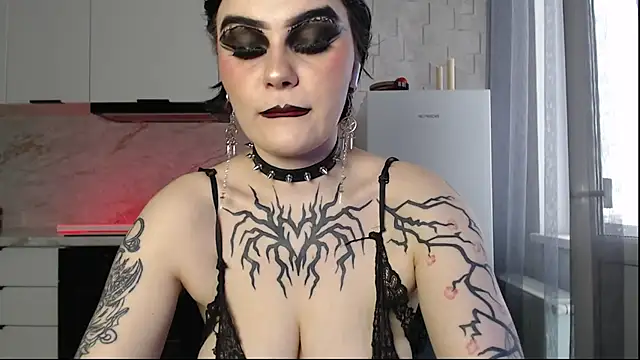 Snapshot of IntrigueYourDay chatting on 04/16/26, 08:37 IntrigueYourDay online show from 04/16/26, 08:37