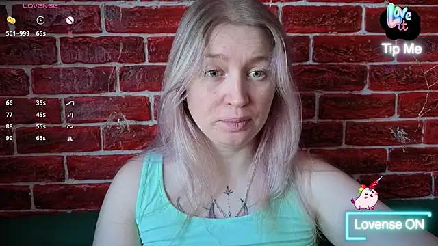 Snapshot of CitrusBlissss chatting on 03/30/26, 02:01 CitrusBlissss online show from 03/30/26, 02:01