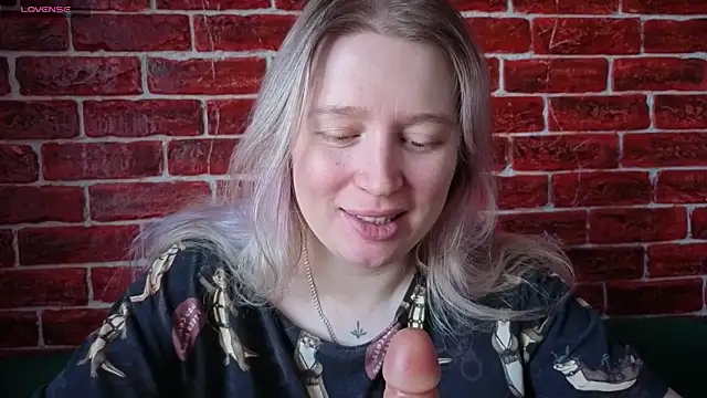 Snapshot of CitrusBlissss chatting on 04/06/26, 02:53 CitrusBlissss online show from 04/06/26, 02:53