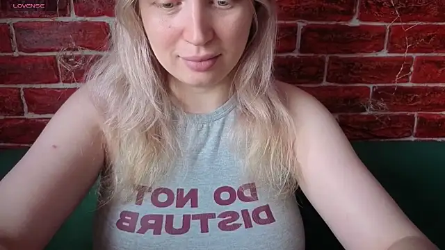 Snapshot of CitrusBlissss chatting on 04/16/26, 09:43 CitrusBlissss online show from 04/16/26, 09:43