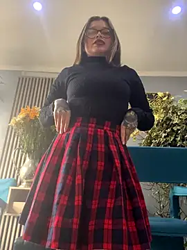 Snapshot of KoraSweett chatting on 11/04/25, 08:19 KoraSweett online show from 11/04/25, 08:19