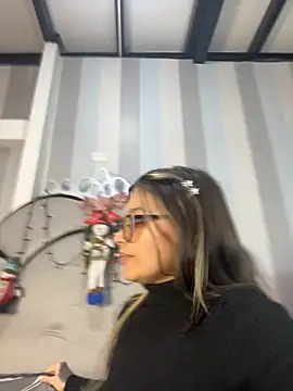 Snapshot of KoraSweett chatting on 11/27/25, 06:54 KoraSweett online show from 11/27/25, 06:54