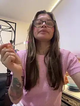 KoraSweett online show from 12/20/25, 05:42