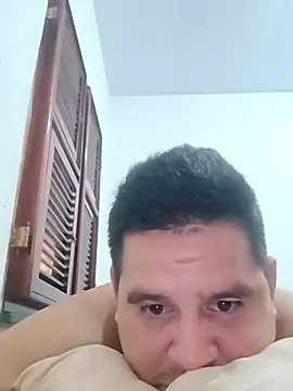 Snapshot of reguetones92 chatting on 09/08/25, 06:40 reguetones92 online show from 09/08/25, 06:40