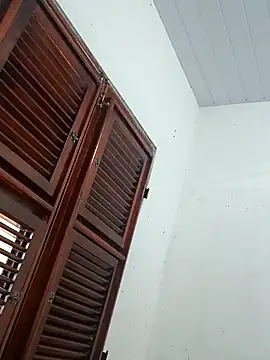 Snapshot of reguetones92 chatting on 09/24/25, 06:11 reguetones92 online show from 09/24/25, 06:11