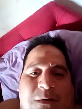 Snapshot of reguetones92 chatting on 11/20/25, 06:18 reguetones92 online show from 11/20/25, 06:18