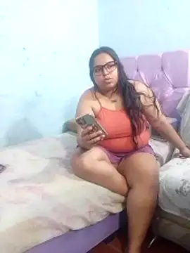 miroqui143 online show from 02/17/26, 12:40