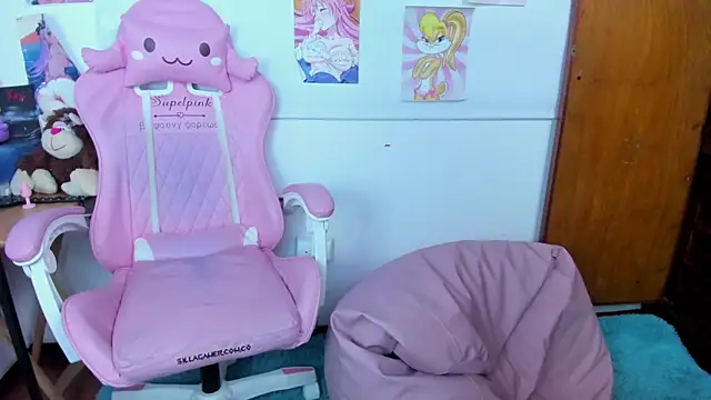 Snapshot of mahina01 chatting on 10/11/25, 05:00 mahina01 online show from 10/11/25, 05:00