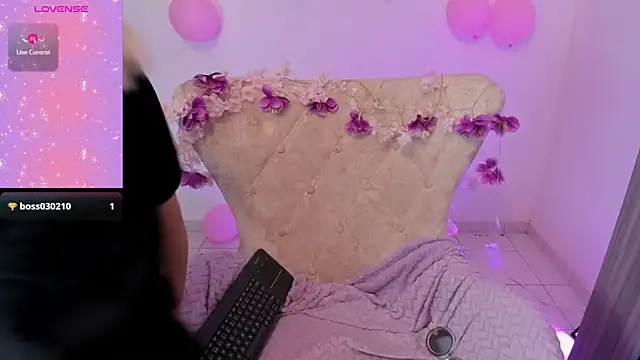 Snapshot of Nataliahenao69 chatting on 10/23/25, 02:16 Nataliahenao69 online show from 10/23/25, 02:16