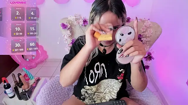 Snapshot of Nataliahenao69 chatting on 11/12/25, 02:28 Nataliahenao69 online show from 11/12/25, 02:28