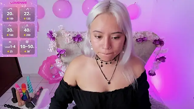 Snapshot of Nataliahenao69 chatting on 11/17/25, 06:03 Nataliahenao69 online show from 11/17/25, 06:03