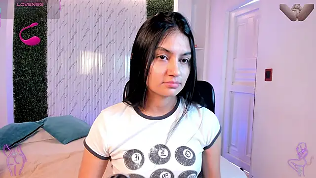 Snapshot of AidaJones chatting on 03/12/26, 12:44 AidaJones online show from 03/12/26, 12:44