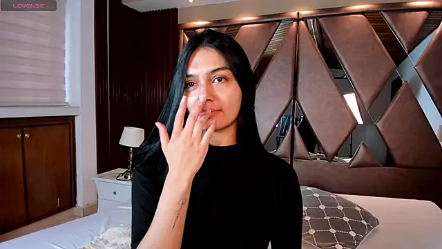 Snapshot of AidaJones chatting on 04/16/26, 11:33 AidaJones online show from 04/16/26, 11:33