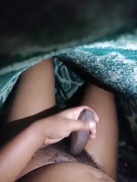 Snapshot of ipipiElikhulu1632 chatting on 04/18/26, 05:00 ipipiElikhulu1632 online show from 04/18/26, 05:00