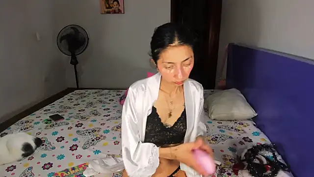 Snapshot of Anais_lux chatting on 03/20/26, 12:04 Anais lux online show from 03/20/26, 12:04