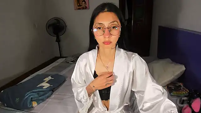 Snapshot of Anais_lux chatting on 03/23/26, 12:14 Anais lux online show from 03/23/26, 12:14