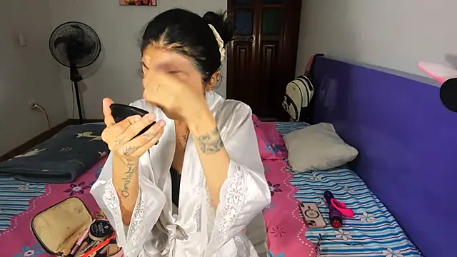 Snapshot of Anais_lux chatting on 03/30/26, 12:00 Anais lux online show from 03/30/26, 12:00