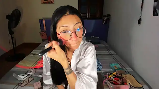 Snapshot of Anais_lux chatting on 05/30/26, 11:46 Anais lux online show from 05/30/26, 11:46