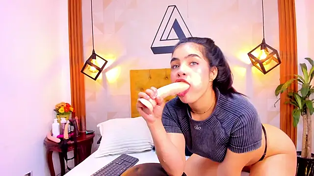 Snapshot of violet_sweet19 chatting on 11/14/25, 12:42 violet sweet19 online show from 11/14/25, 12:42