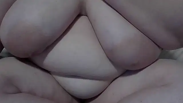 sarahcakes223 online show from 11/11/25, 01:27