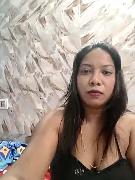 Snapshot of hornyzinia123 chatting on 04/11/26, 09:24 hornyzinia123 online show from 04/11/26, 09:24