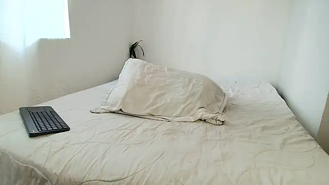 IsaXander743 online show from 02/11/26, 06:57