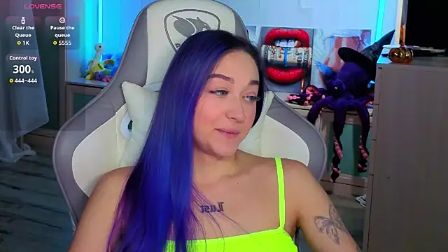 Snapshot of Im_suka chatting on 11/07/25, 03:50 Im suka online show from 11/07/25, 03:50