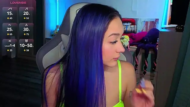 Snapshot of Im_suka chatting on 12/04/25, 02:43 Im suka online show from 12/04/25, 02:43