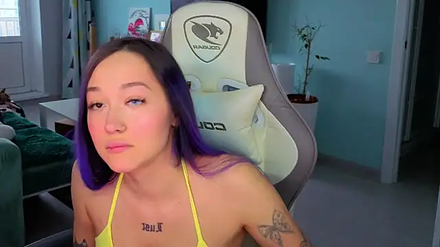 Snapshot of Im_suka chatting on 03/18/26, 03:20 Im suka online show from 03/18/26, 03:20